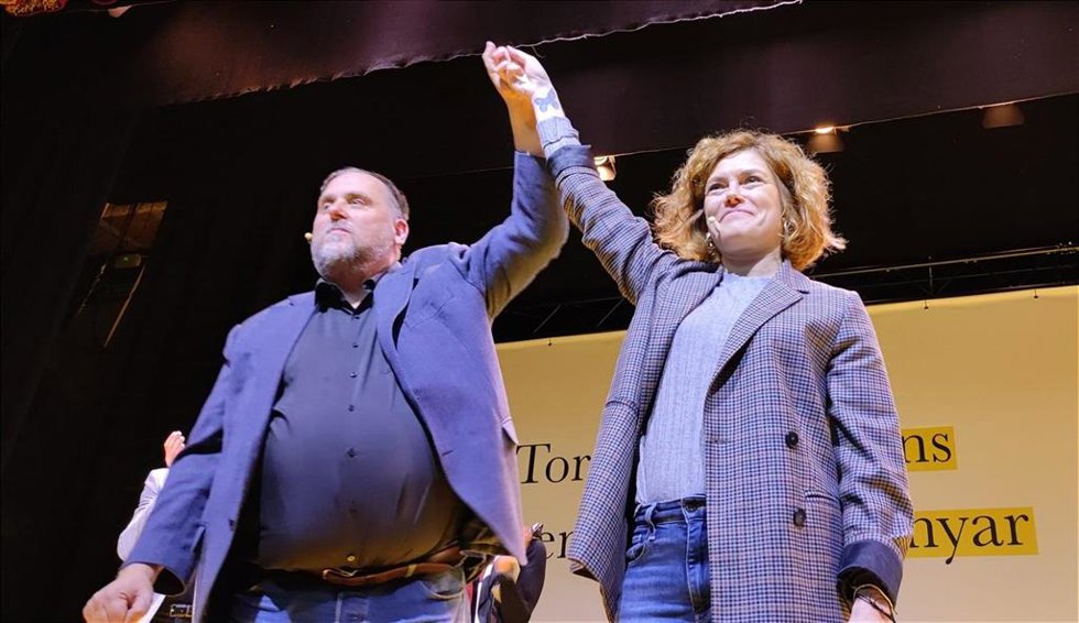 El exlíder de ERC y candidato de 'Militncia Decidim' a revalidar el cargo, Oriol Junqueras, y la candidat a secretaria general, Elisenda Alamany.