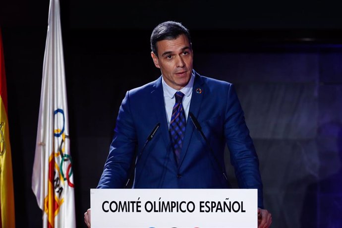 Archivo - Pedro Sanchez, President of the Government of Spain, attends during the COE (Spanish Olympic Committee) 2022 Awards Ceremony at COE at COE Official Headquarters on December 21, 2022 in Madrid, Spain.