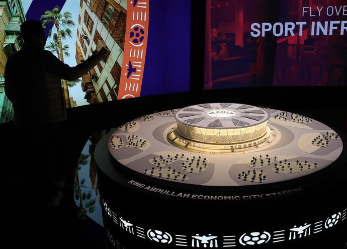 Una maqueta del estadio propuesto para acoger la Copa del Mundo en Riad (Arabia Saudí)