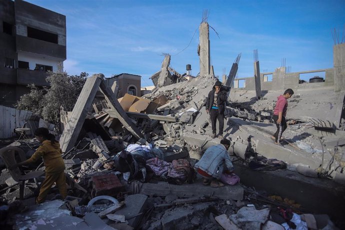 Bombardeos israelíes en el campamento de refugiados de Nuseirat, en el centro de la Franja de Gaza