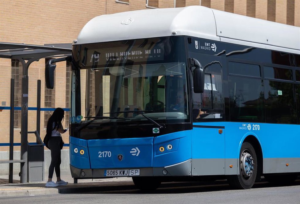 Archivo - Un autobús de la línea 79 de la EMT, el día en el que son gratis, a 2 de septiembre de 2024, en Madrid (España).