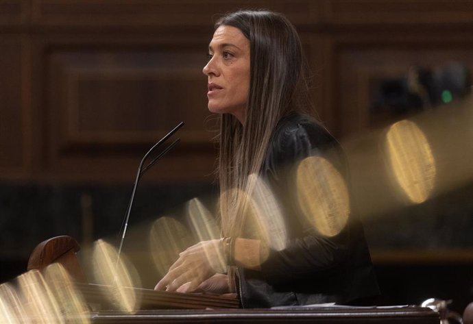 La portavoz de Junts en el Congreso, Miriam Nogueras, durante una sesión plenaria, en el Congreso de los Diputados, a 27 de noviembre de 2024, en Madrid (España).