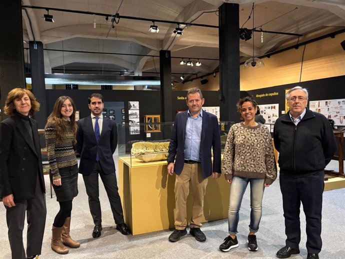 Imagen de la inauguración de la muestra 'La Seda en Murcia: Entretejiendo Historia y Ciencia', en el Museo de la Ciencia de Murcia