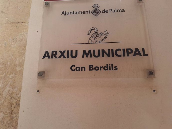 Entrada del Arxiu Municipal de Palma, ubicado en Can Bordils.