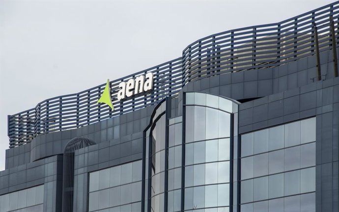 Archivo - Edificio de Servicios Centrales de AENA en la calle Peonías de Madrid