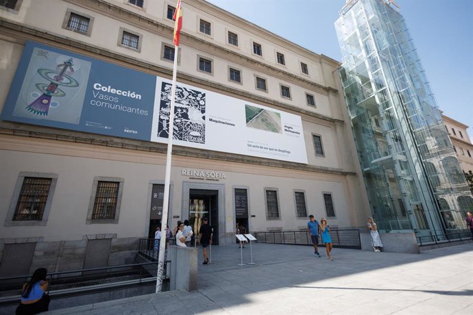 Archivo - Entrada, en la fachada Sabatini, del Museo Reina Sofía, a 8 de septiembre, en Madrid (España). El Museo Nacional Centro de Arte Reina Sofía se inauguró en 1990 con la intención de reflejar la contemporaneidad artística española en relación con