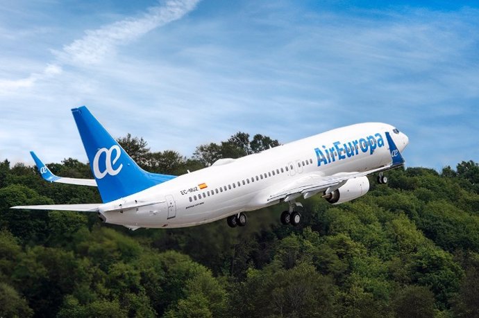 Archivo - Boeing 737 de Air Europa.