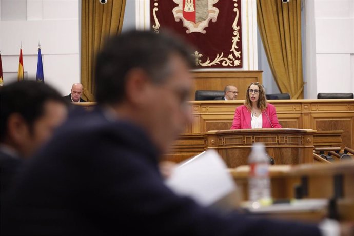 Debate sobre el Informe de la Comisión de Igualdad en las Cortes.