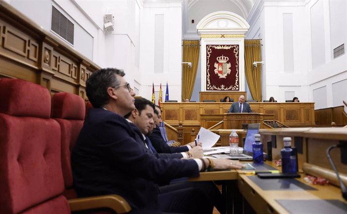 Intervención del consejero de Agricultura, Julián Martínez Lizán, durante el debate.