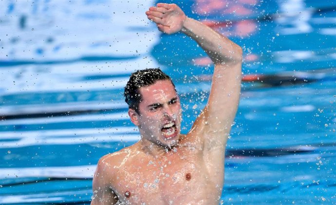 Archivo - Dennis González, durante el Campeonato del Mundo de natación de 2024.