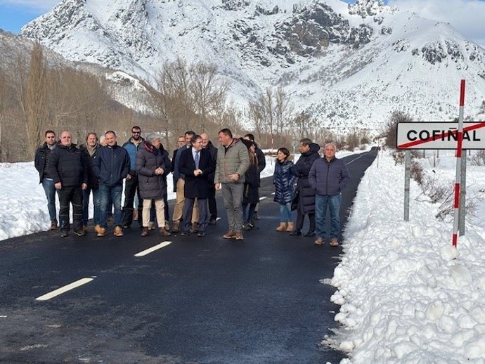 Visita del director general de Carreteras a las obras de la LE-333 en León