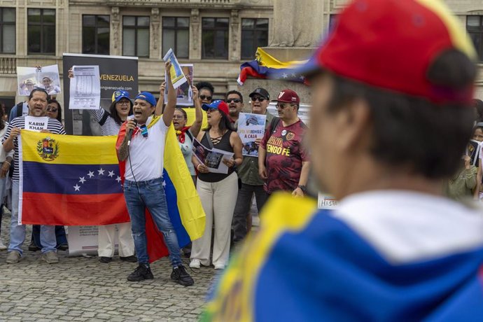 Archivo - Concentración en Bruselas para protestar contra el Gobierno de Nicolás Maduro