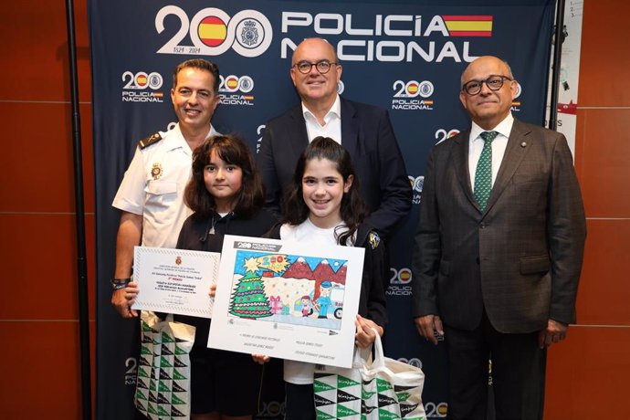 El jefe superior de la Policía Nacional en Canarias junto al delegado del Gobierno en Canarias y el director de Comunicación de El Corte Inglés de Canarias, Alfredo Medina