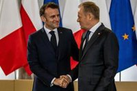Tusk descarta ante Macron la participación de Polonia en una posible fuerza de paz en Ucrania