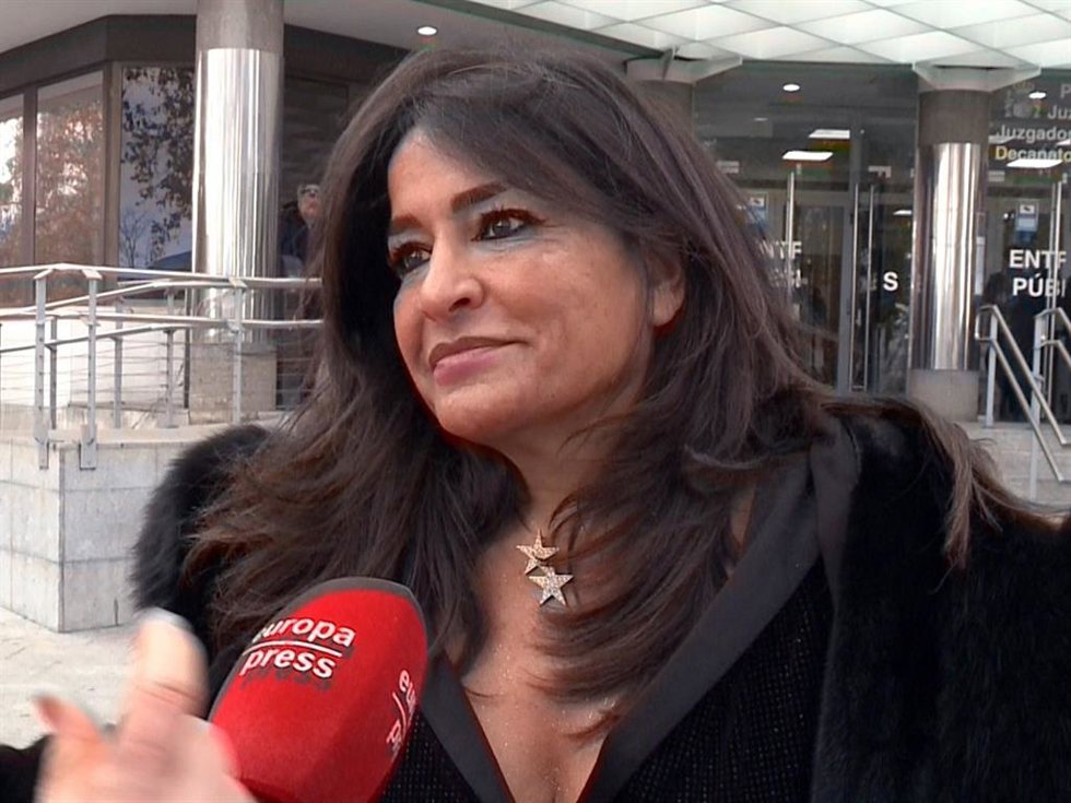 AÍDA NÍZAR