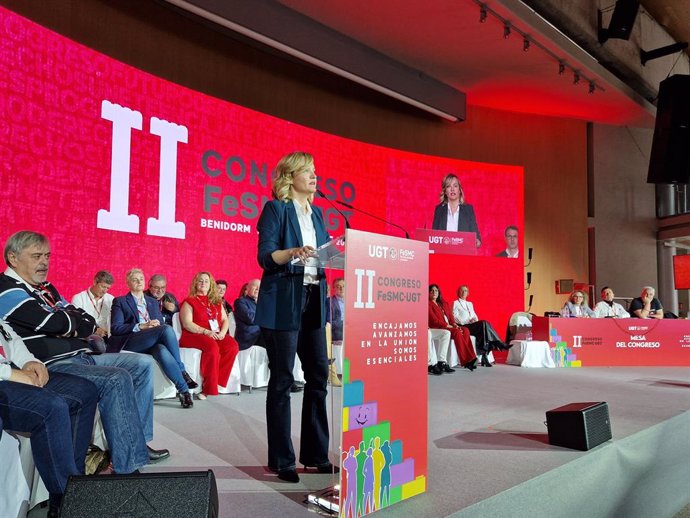 La portaveu del Govern d'Espanya i ministra d'Educació, Formació Professional i Esports, Pilar Alegría, durant la seua intervenció en la clausura del segon congrés de la FeSMC-UGT a Benidorm.