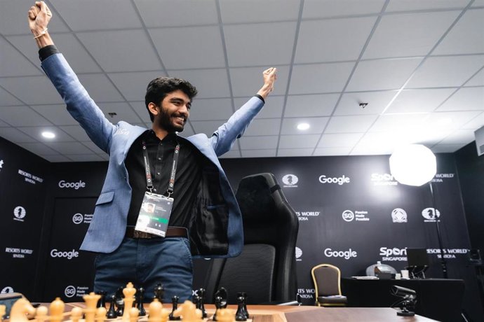El indio de 18 años, Gukesh Dommaraju, se proclamó campeón del mundo.