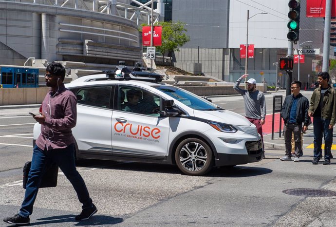 Archivo - FILED - 02 May 2019, US, San Francisco: A self-driving car from the Cruise robot car company of the US company General Motors. 