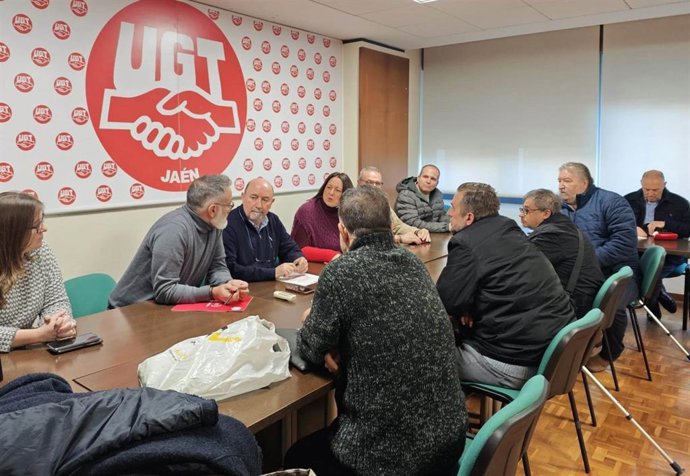 Reunión de CCOO y UGT con el comité de empresa de Aprompsi para el Empleo SLU