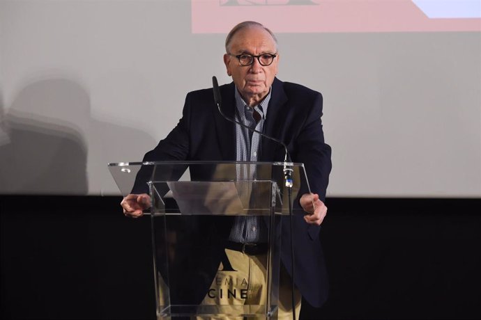 Archivo - EL presidente de la Academia de Cine, Fernando Méndez-Leite, durante el anuncio de que ‘La soledad de la nieve’ es la película seleccionada para representar a España en los Oscar, en la Academia de Cine, a 20 de septiembre de 2023, en Madrid (Es