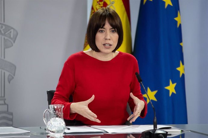 La ministra de Ciencia, Innovación y Universidades, Diana Morant, durante una rueda de prensa posterior al Consejo de Ministros, en el Palacio de La Moncloa, a 3 de diciembre de 2024, en Madrid (España).