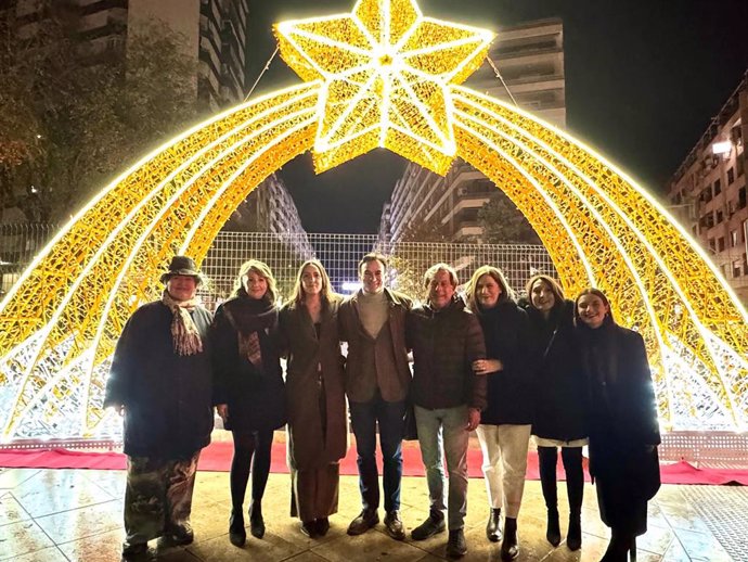 Inauguración de la iluminación navideña elaborada por los trabajadores de la concejalía de Conservación e Infraestructuras Municipales.