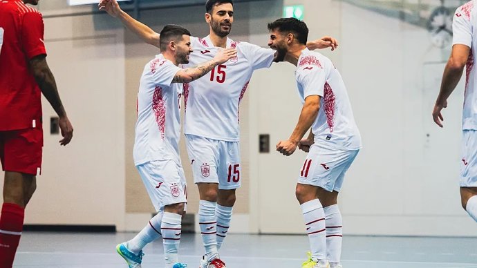 La España de Velasco golea a Suiza como primer paso hacia el Europeo 2026