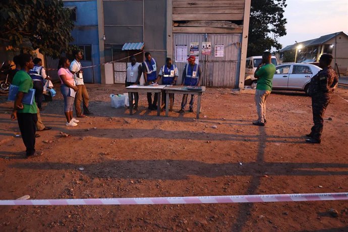 Centro de votación en la capital de Ghana, Acra