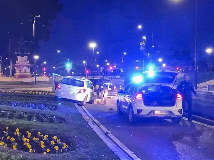 Detenida una conductora de 43 años en Albacete que chocó contra varios vehículos y se negó a someterse a la prueba de alcoholemia.