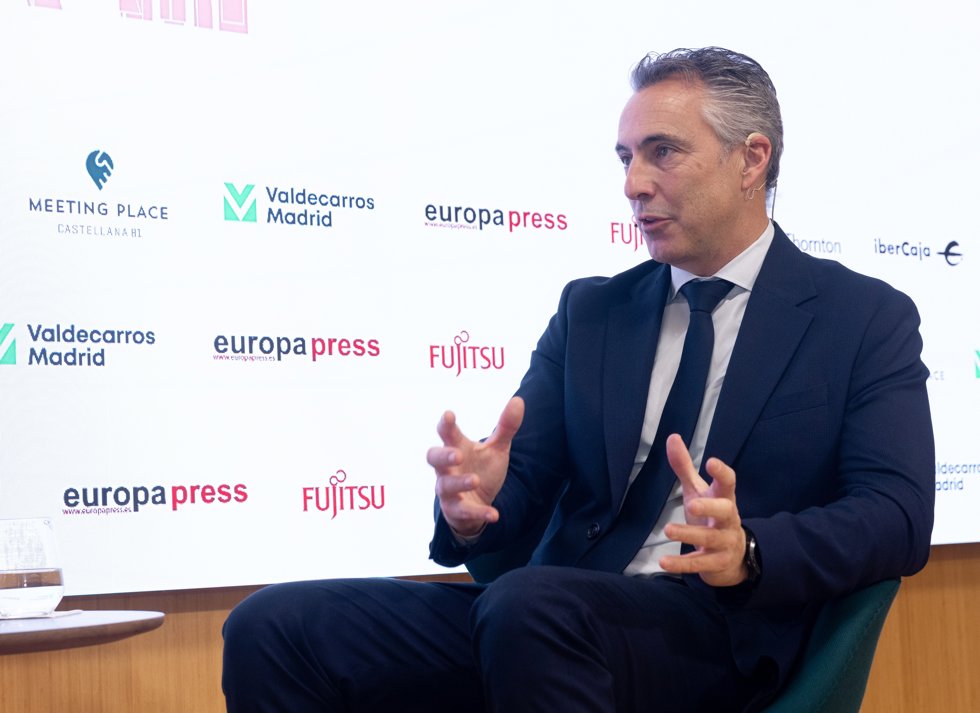 El consejero de Medio Ambiente, Agricultura e Interior de la Comunidad de Madrid, Carlos Novillo, interviene durante un Desayuno Madrid