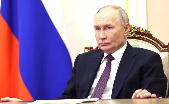 El presidente de Rusia, Vladimir Putin, durante una reunión por videoconferencia desde el Kremlin (archivo)