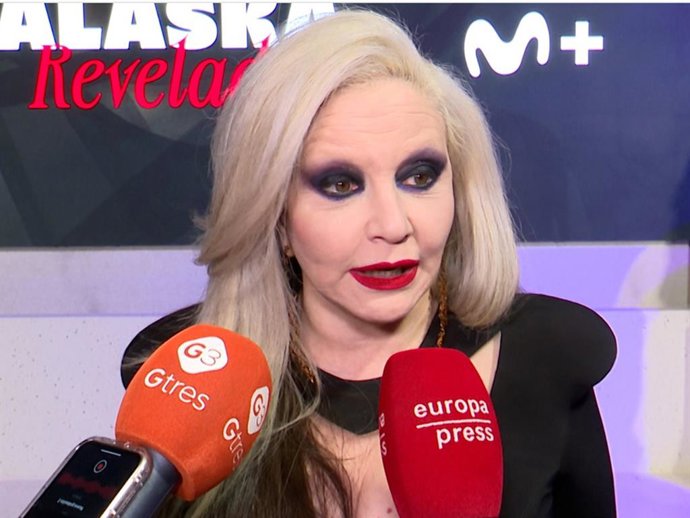 Alaska en la première de su serie documental, 'Alaska Revelada'