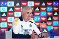 Ancelotti: "Lo de Mbappé no es serio y viajará a Catar"