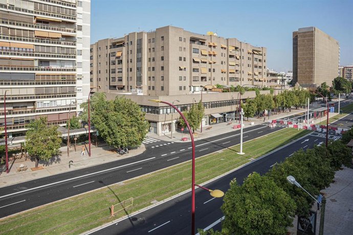 Archivo - La avenida Luis de Morales poco antes de su reapetura al tráfico rodado