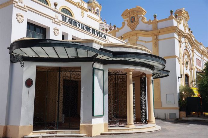 Archivo - Sede del Teatro Lope de Vega, ubicado frente al Parque de María Luisa de Sevilla, en foto de archivo.