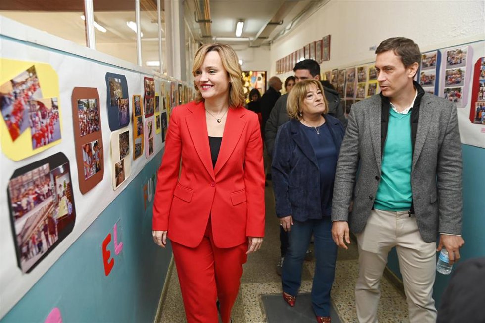 Pilar Alegría visita el CEIP Eugenio López con motivo de su 50 aniversario