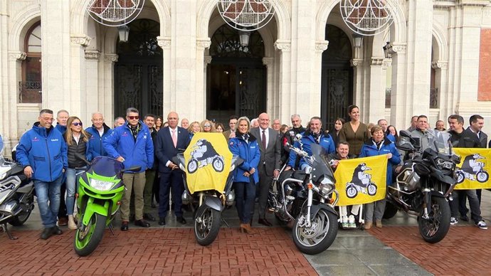 Presentación de la concentración motera Pingüinos 2025 en el Ayuntamiento de Valladolid.