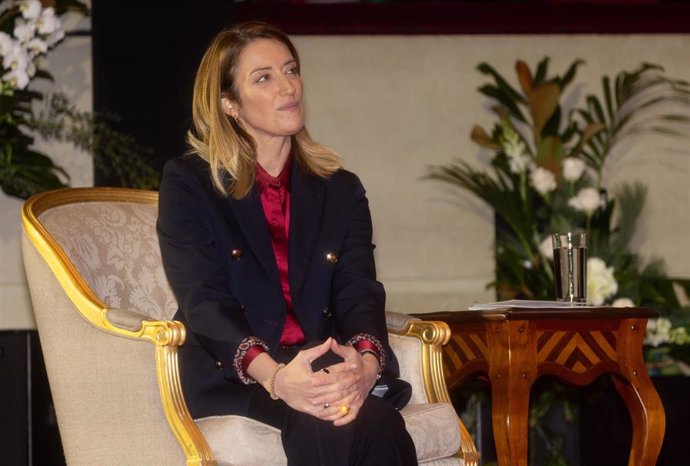 La presidenta del Parlamento Europeo, Roberta Metsola, durante el acto en el que ha recibido el Premio Fórum Europa 2024, en el Teatro Real de Madrid