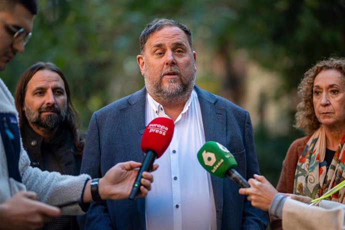 El expresidente de ERC y candidato a la Presidencia de ERC, Oriol Junqueras, durante su declaración para liderar ERC, a 13 de diciembre de 2024, en Barcelona, Catalunya (España). Los militantes de ERC deciden mañana 14 de diciembre, en segunda vuelta, la 