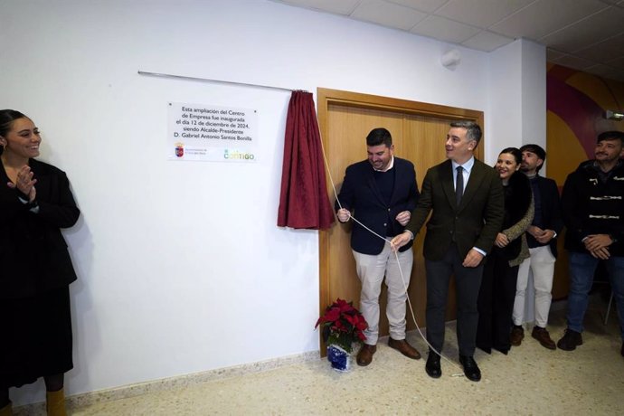 Rodríguez Hans, en la inauguración del espacio de coworking de El Viso del Alcor.