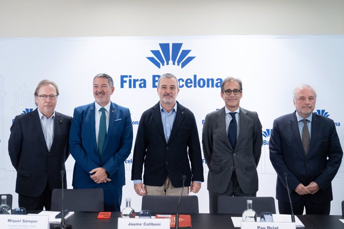 El alcalde de Barcelona, Jaume Collboni; el conseller de Empresa y Trabajo, Miquel Sàmper; el presidente de la Cámara de Barcelona, Josep Santacreu, el presidente de Fira de Barcelona, Pau Relat, y el director general, Constantí Serrallonga