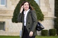 Ayuso defiende que si se condona deuda que sea para ayudar a Valencia