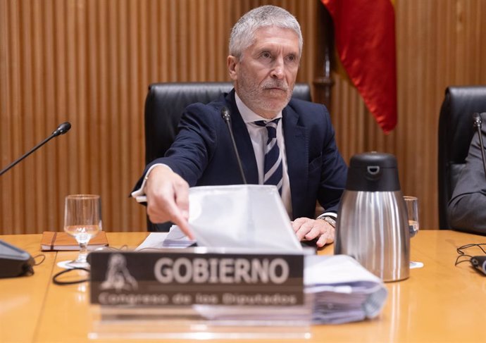 Archivo - El ministro de Interior, Fernando Grande-Marlaska, durante la Comisión de Interior, en el Congreso de los Diputados, a 23 de enero de 2024, en Madrid (España).