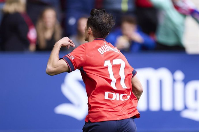 Ante Budimir celebra un gol con el CA Osasuna en LaLiga EA Sports 24-25