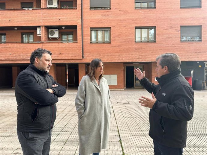 La portavoz del grupo municipal del PSOE en el Ayuntamiento de Zaragoza, Lola Ranera, en el Parque Bruil