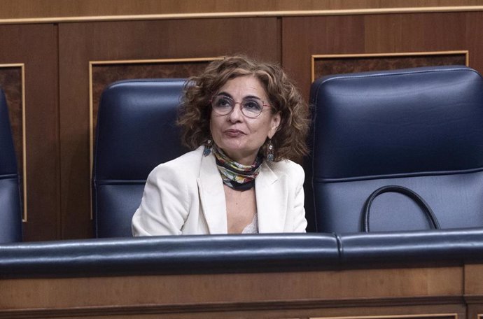 La vicepresidenta primera y ministra de Hacienda, María Jesús Montero, durante una sesión plenaria, a 12 de diciembre de 2024, en Madrid (España). (Foto de archivo).