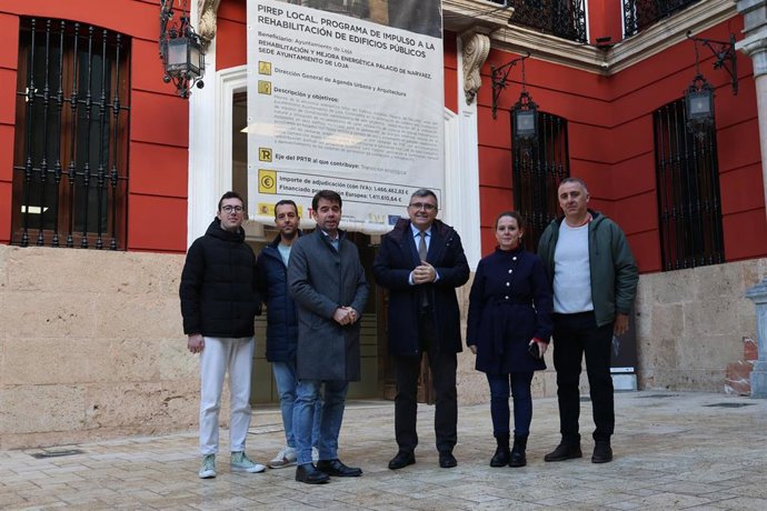 Visita del subdelegado del Gobierno en Granada, José Antonio Montilla, en el centro en la imagen, a Loja