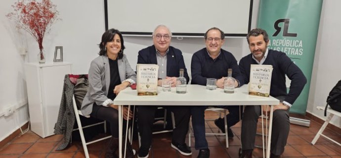 De izquierda a derecha, Elena Lázaro, Moncho Núñez, José María Montero y Antonio Cuesta.