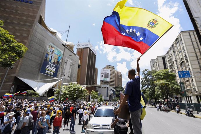 Archivo - Una manifestación en la capital de Venezuela, Caracas