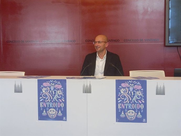 Archivo - El concejal de Fiestas y Movilidad, Gonzalo Muíños, en una rueda de prensa